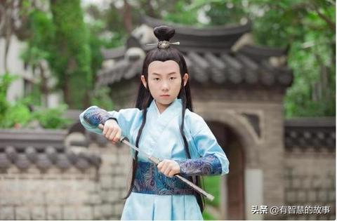 在新开传奇新开传奇中怎么样拜师学艺呢？