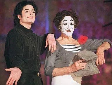 在我本沉默传奇中不花钱如何成为大神呢？