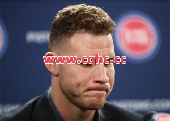 在传奇中如何快速锁定目标呢？